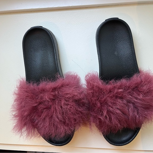 Ugg Royale Genuine Shearling Fluffy Slides - Picture 2 of 3